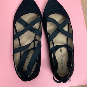 Dress shoes w wrap around ankle